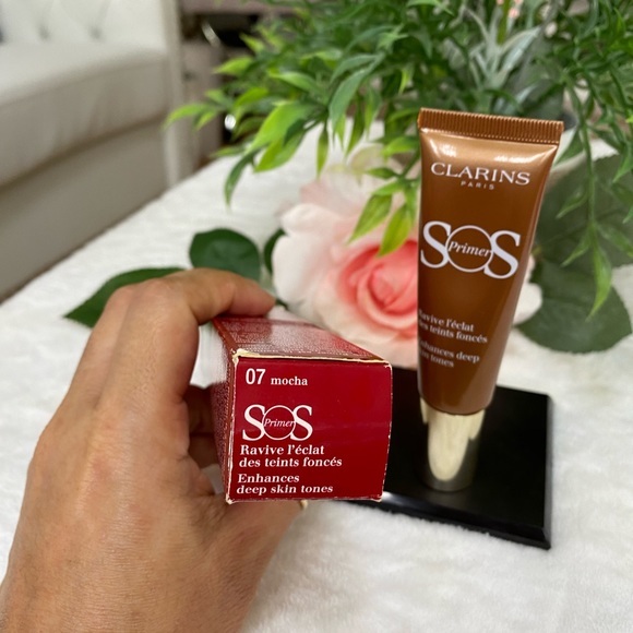 Clarins SOS Face Primer #07 Mocha: Enhances Deep Skin Tones - Size 30mL / 1 Oz. - Picture 3 of 7